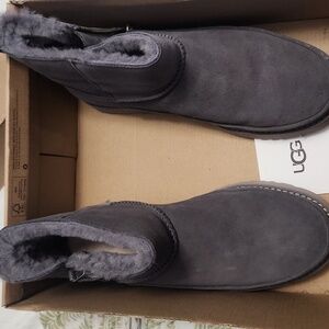 UGG Classic Zip Mini boots